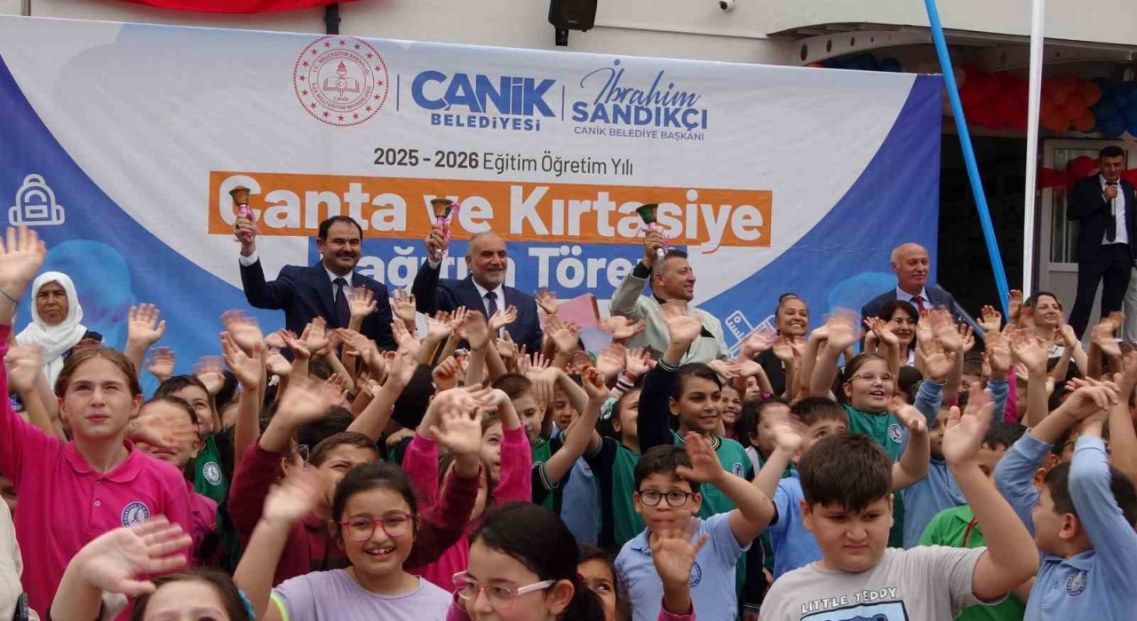 Canik Belediyesinden 2 binin üzerinde öğrenciye çanta ve kırtasiye desteği