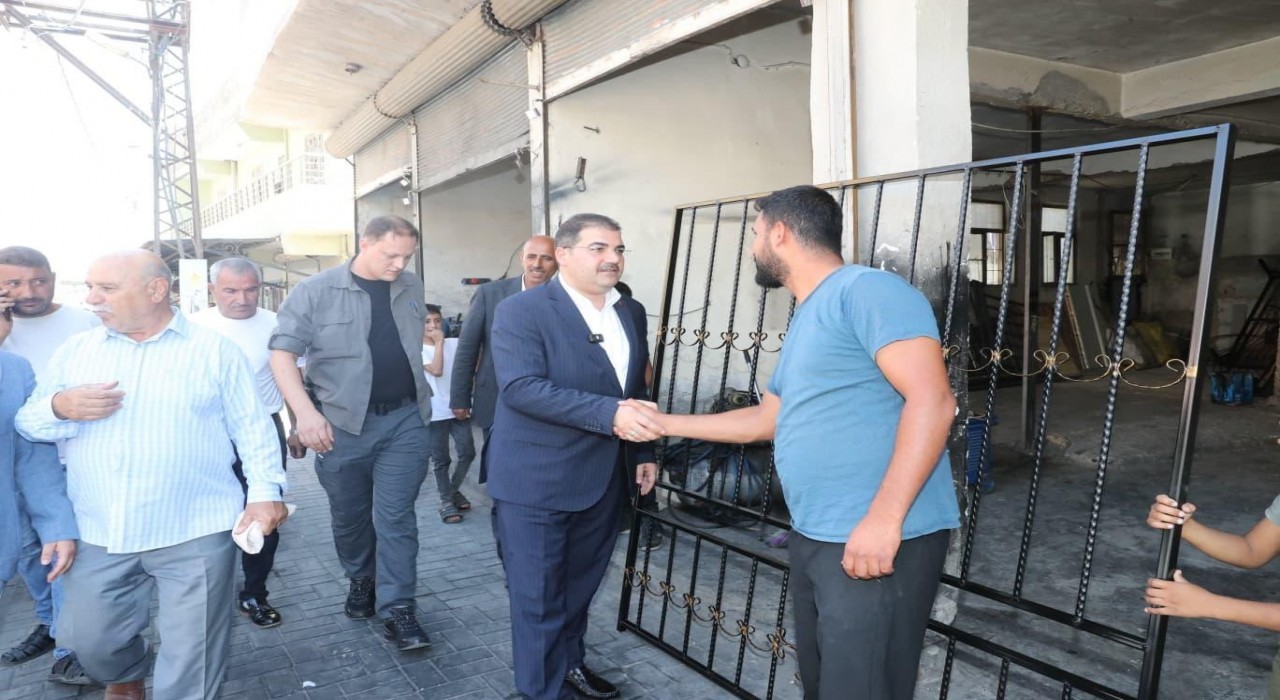 Canpolat, halkla iç içe olmayı sürdürüyor