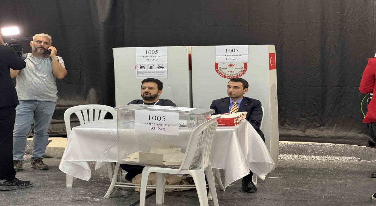 CHP İstanbul İl Başkanlığı Olağanüstü Kongresinde oylama tamamlandı