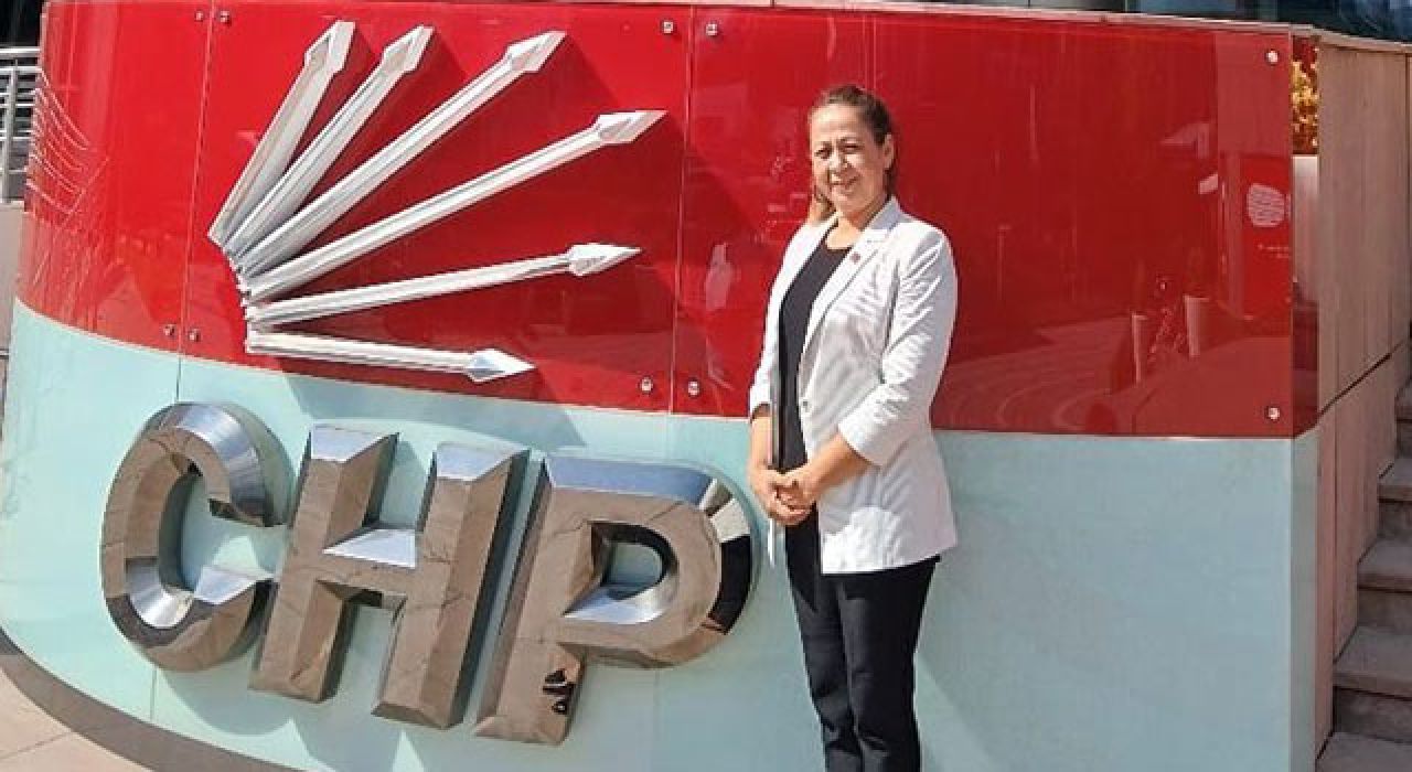 CHP’li Özener Eşinin Adaylığı Nedeniyle Görevini Bıraktı