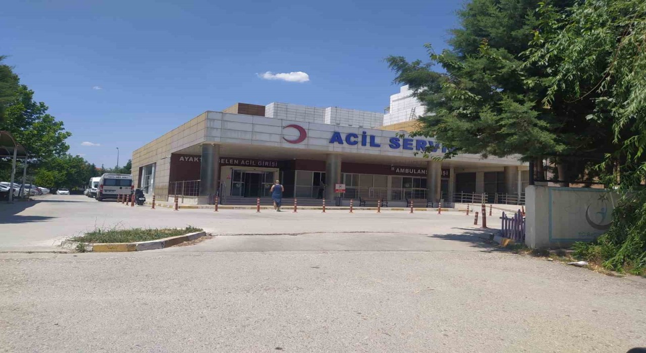 Çivril Devlet Hastanesinde zehirlenen hastane personel sayısı 78e yükseldi