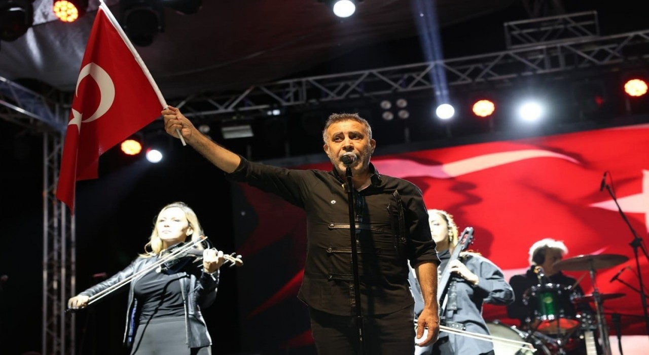 Çivrilde festival coşkusu Haluk Levent ile doğruya ulaştı