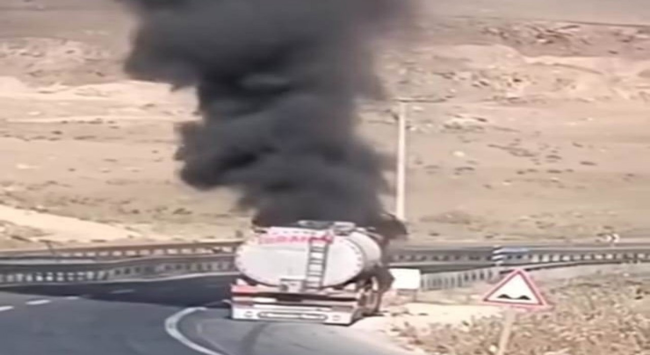 Cizrede seyir halindeki akaryakıt kamyonu alevlere teslim oldu