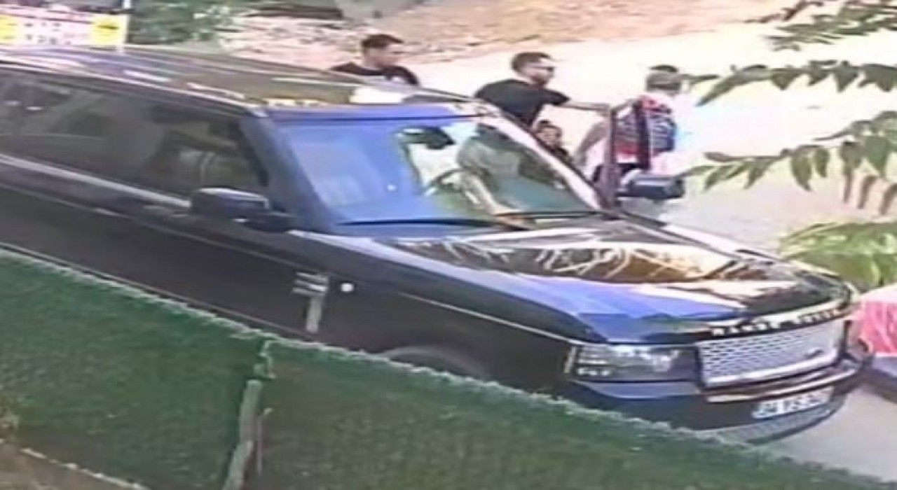 Çocuklarını okula götüren babaya tokat attı