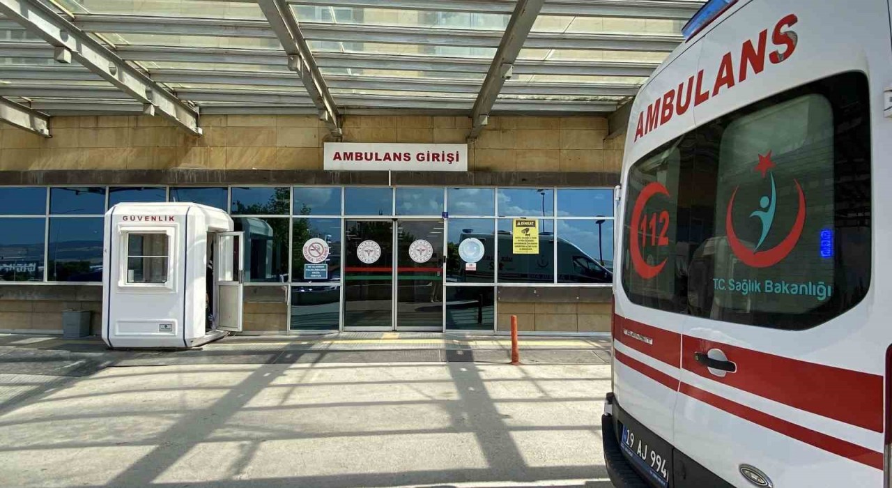 Çorumda çocukların da olduğu iki grup arasında bıçaklı kavga: 1i ağır 2 yaralı