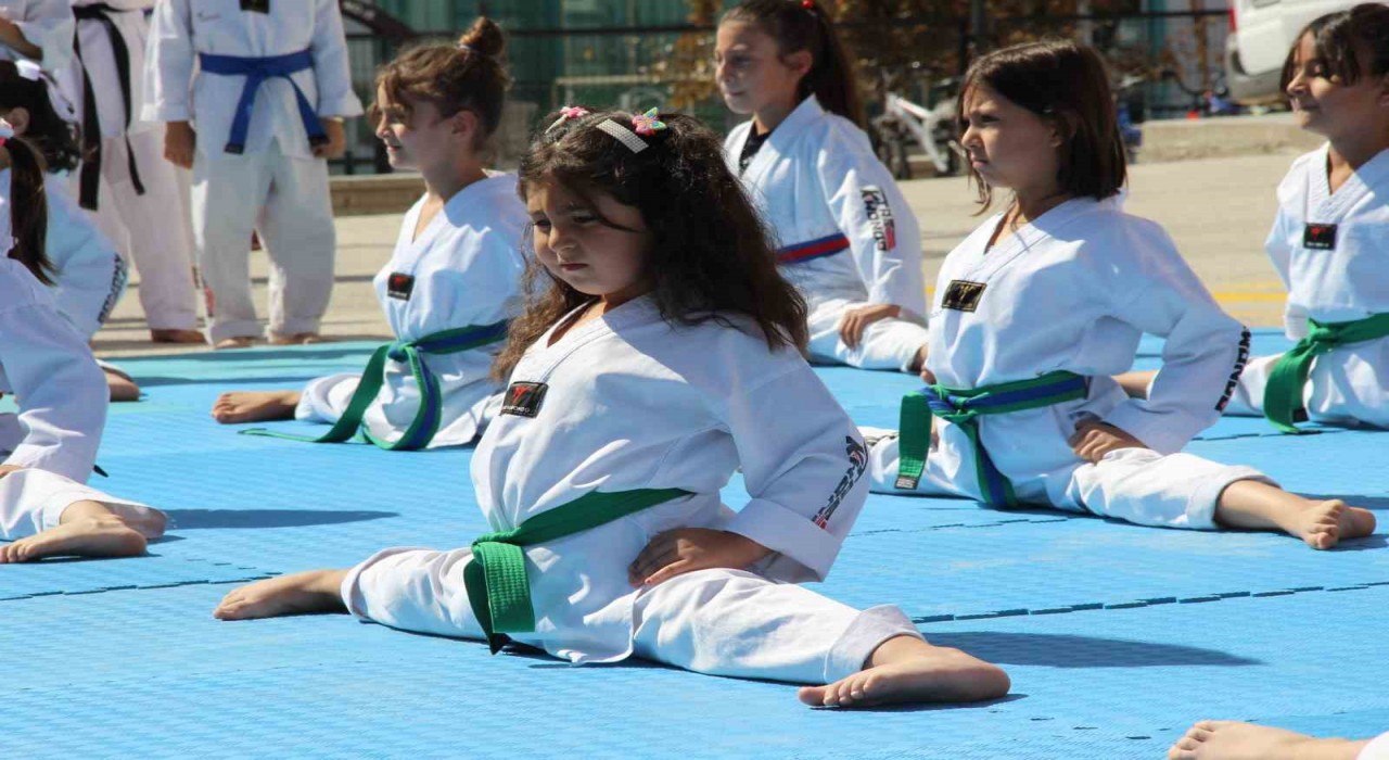 Çorumda öğrenciler yetenekleriyle hayran bıraktı