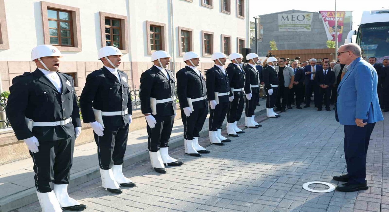 Cumhurbaşkanı Erdoğan Malatya Valilik binasının açılışını yaptı