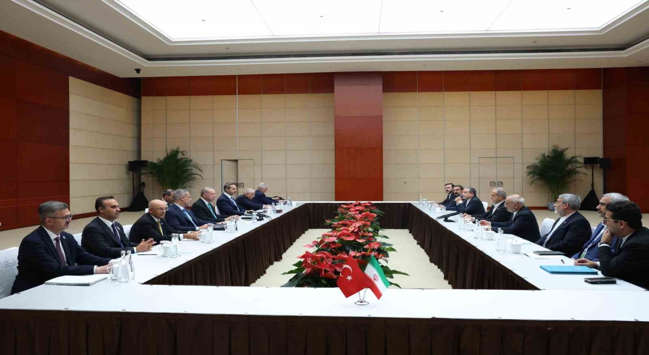 Cumhurbaşkanı Erdoğan, Pezeşkiyan ile görüştü