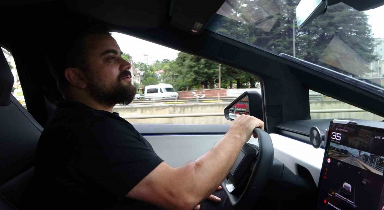 Cybertruck ile çay taşıdı, Karadenizde dağ tepe demeden gezdi