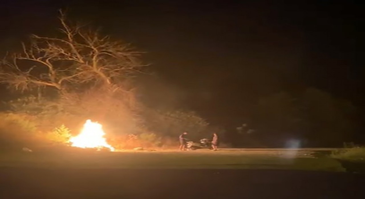 Dalamanda ormanlık alanda kasten yangın çıkaran şüpheliler aranıyor