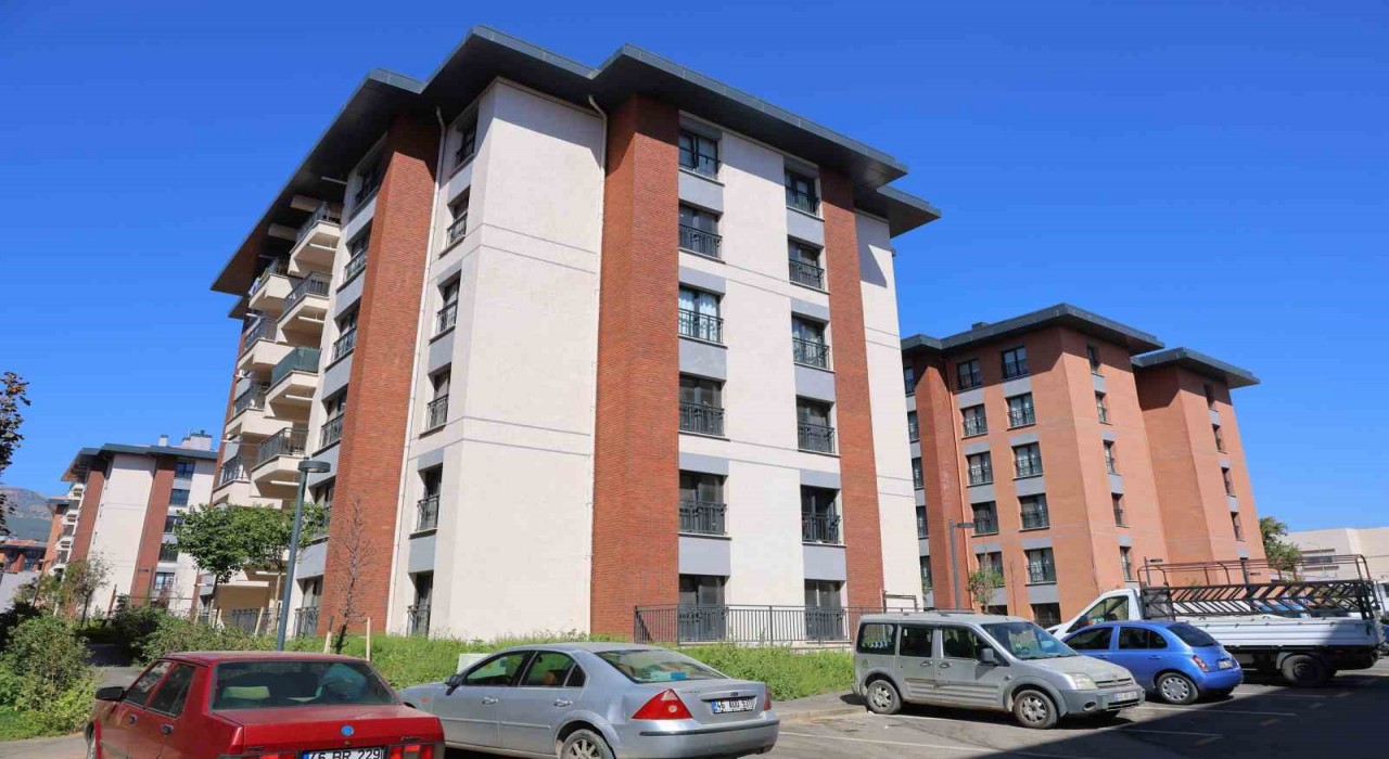 Depremin simgesi Ebrar Sitesinde yeni hayat başladı: 678 konut ve 99 iş yeri tamamlandı