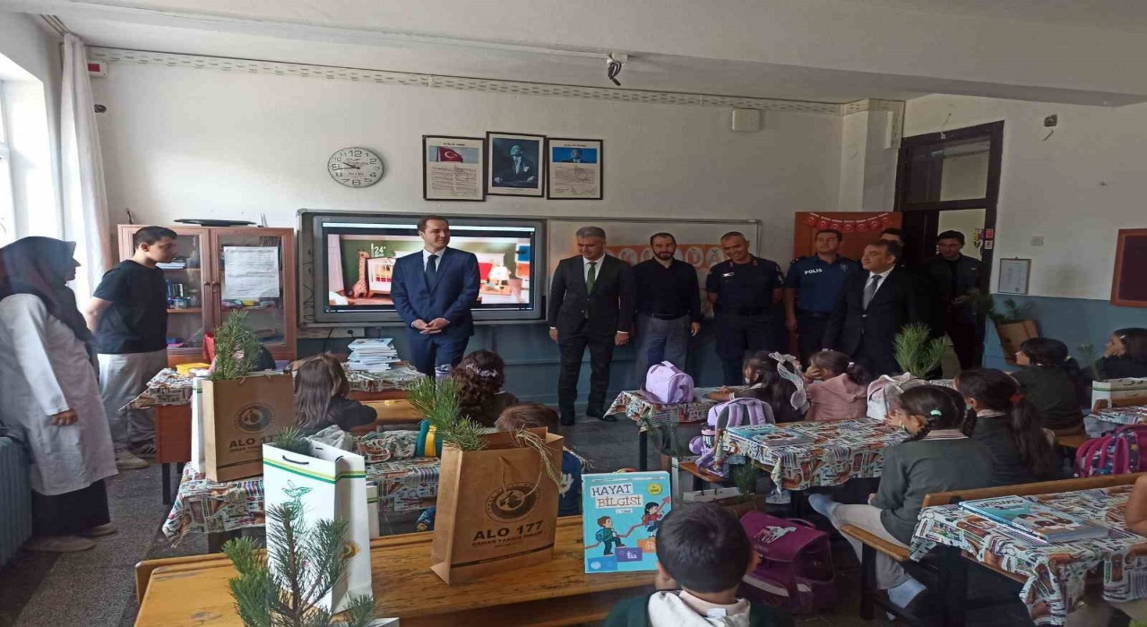 Derebucakta ilk ders zili çaldı