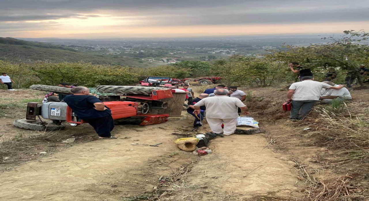 Devrilen traktörün altında kalan adam hayatını kaybetti