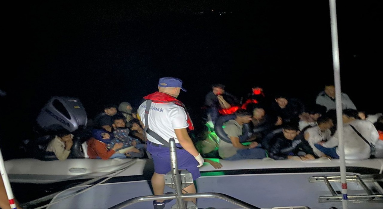 Didimde geri itilen 71 düzensiz göçmen kurtarıldı