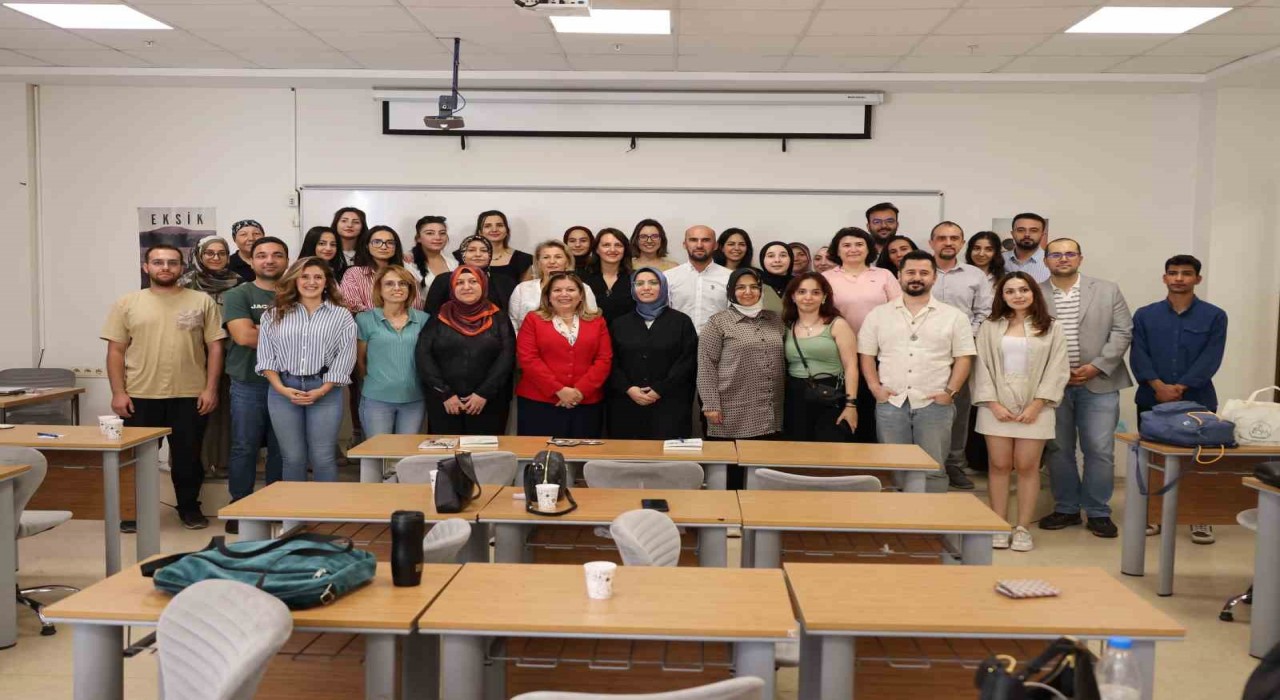 Dijital Görünürlük Atölyesi HKÜ Design Akademide gerçekleştirildi