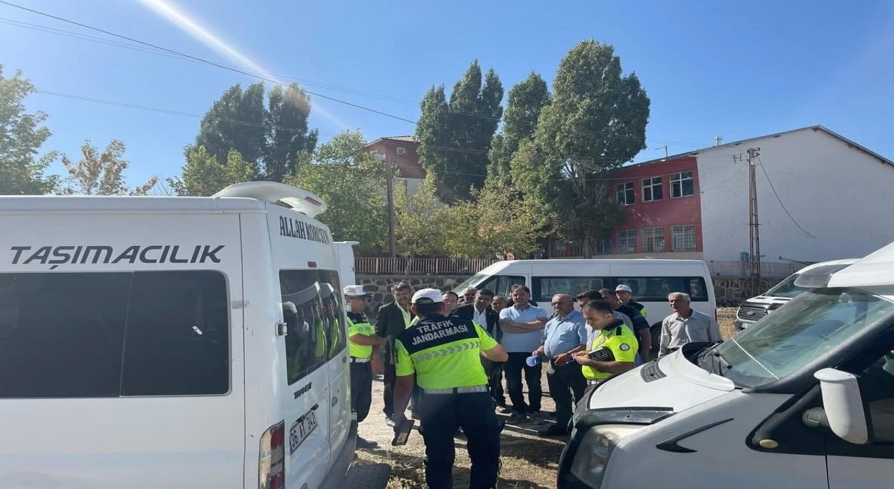 Diyadinde okul servis araçları ve sürücüler denetlendi