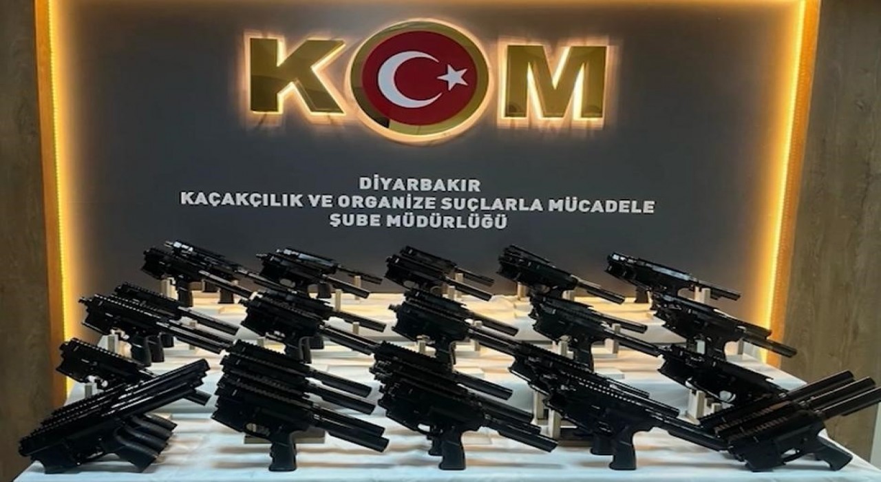 Diyarbakırda kaçakçılık operasyonlarında çok sayıda silah ve aparatı ele geçirildi: 6 tutuklama