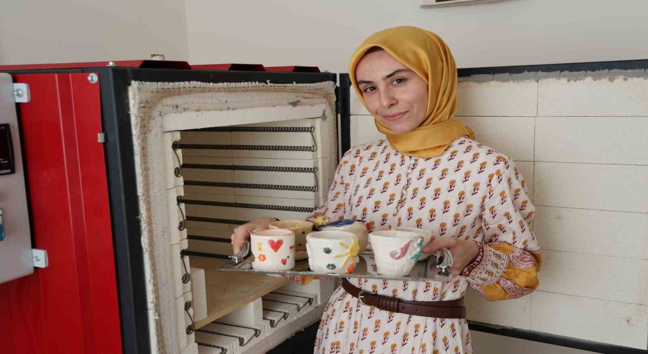 Diyarbakırdaki açığı fark eden girişimci kadın, seramik atölyesi kurdu