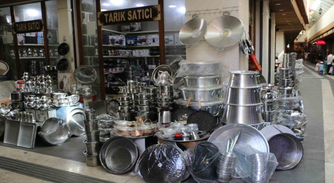 Diyarbakırdaki bu çarşıda her şey kiloyla satılıyor