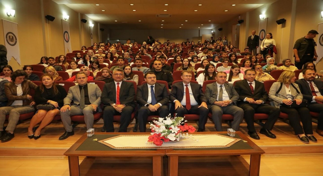 DPÜde Eski Türkçenin Türk Dili Tarihindeki Yeri ve Önemi etkinliği