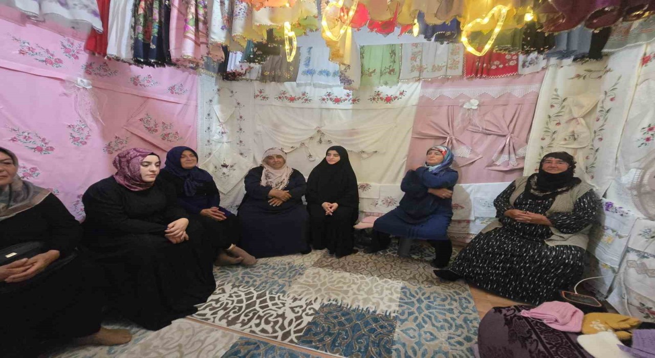 Düğün öncesi çeyiz odası Tokatta geleneksel buluşma noktası oldu