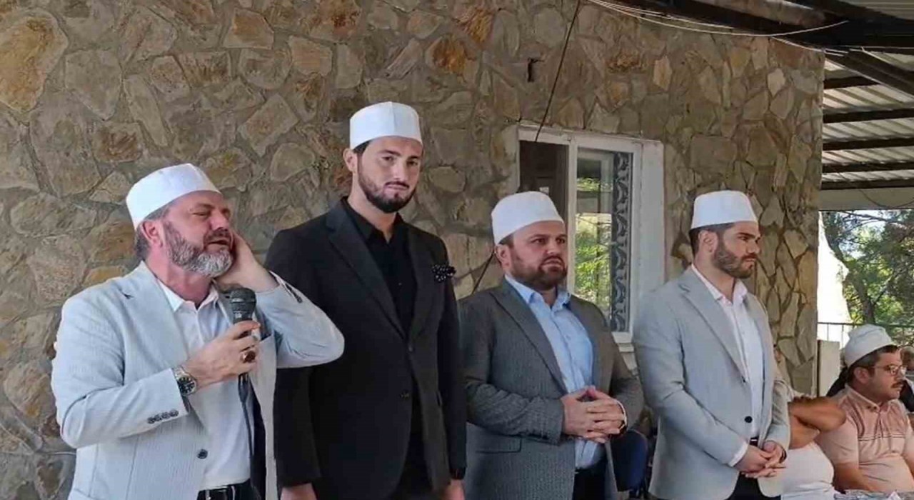 Dünya birincisi hafızlardan Kırkağaçta Kuran ziyafeti