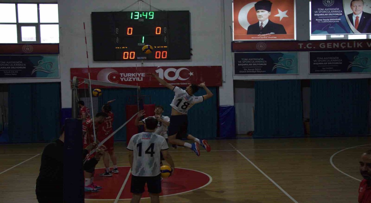 Düzce Belediyesi Spor Akademisi Voleybol Takımı ilk maçında galip