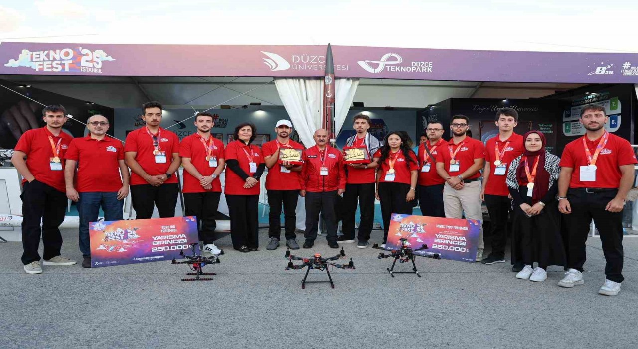 Düzce Üniversitesi öğrencileri TEKNOFEST 2025te zirvede