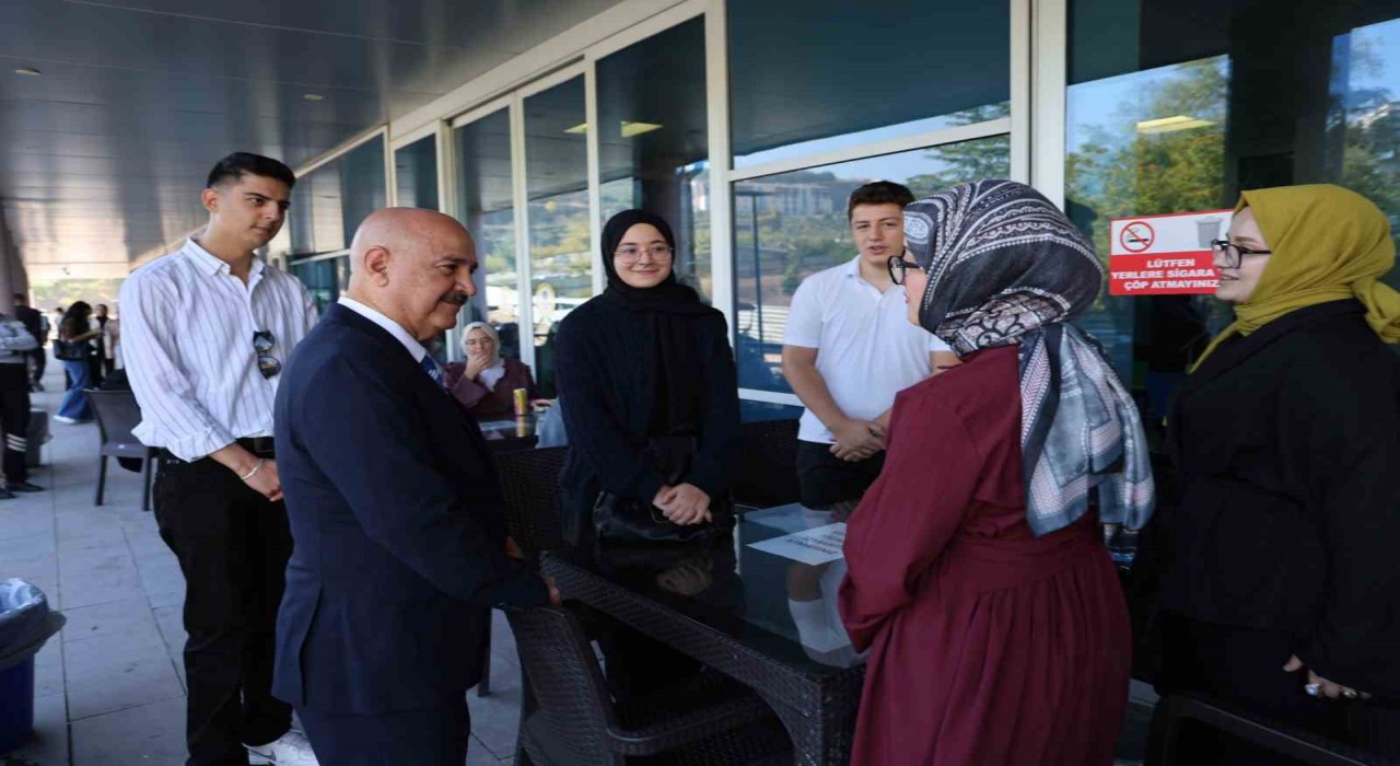 Düzce Üniversitesinde 2025-2026 akademik yılı başladı