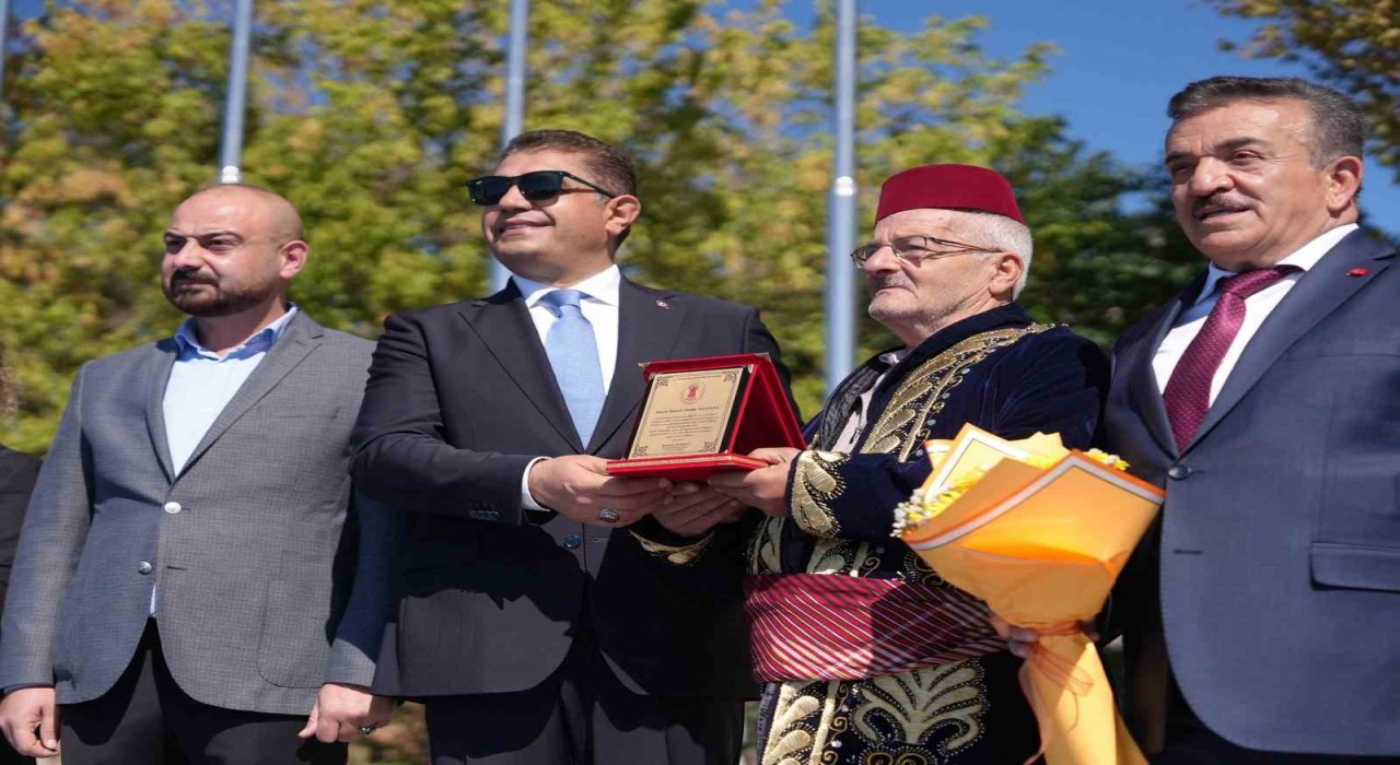 Düzcede 25 yıldır pazarcılık yapan Geçgel, yılın Ahisi seçildi