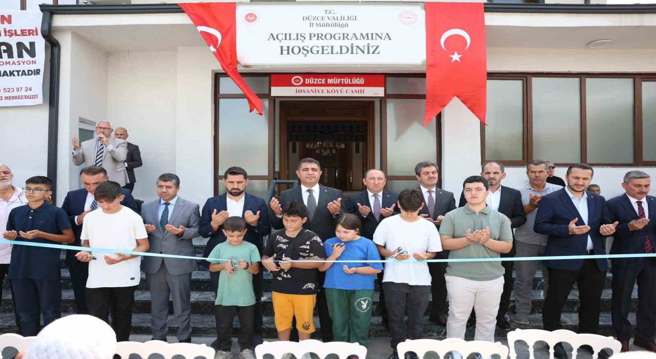 Düzcede depremde yıkılan bir cami daha yeniden inşa edildi