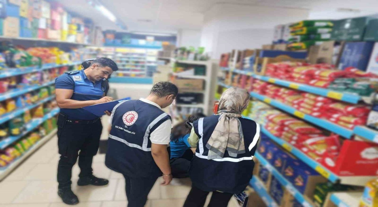 Düzcede raf etiket ve kasa fiyatları kontrol edildi