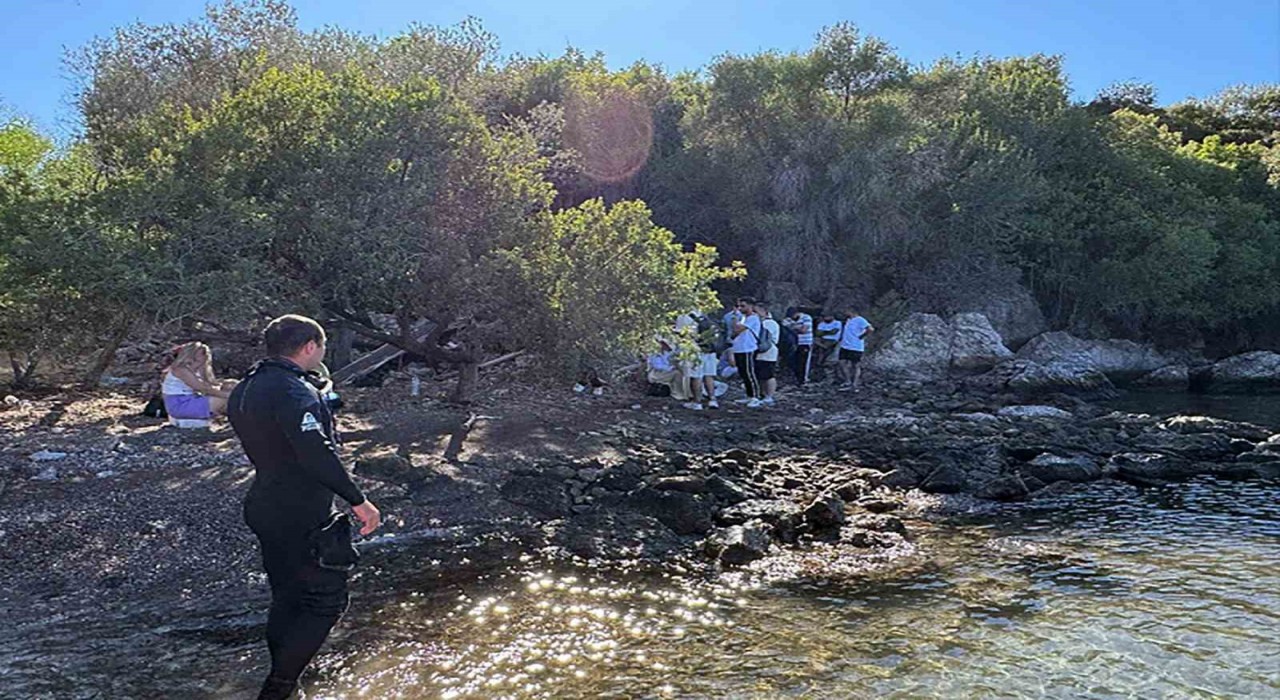 Düzensiz göçmenleri Cennet Adasına bırakıp gittiler