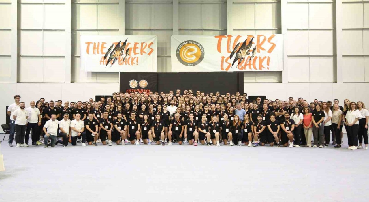 Eczacıbaşı, Geleceğe Smaç Buluşmalarını yeni salonunda yaptı