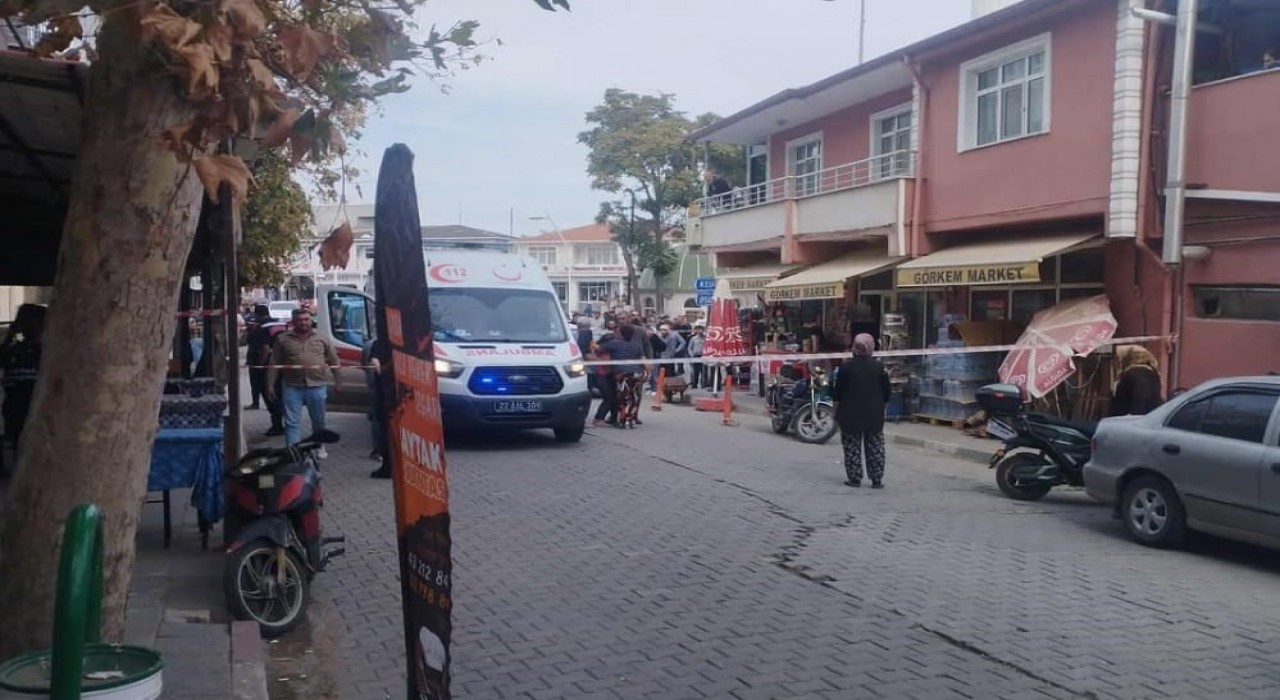 Edirnede baba-oğuldan kıraathanede silahlı saldırı: 1 ölü