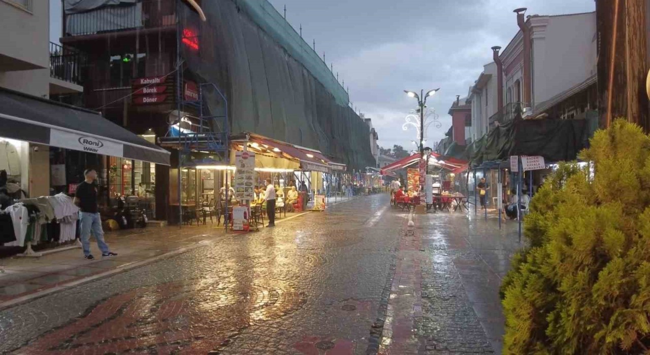 Edirnede sağanak yağış