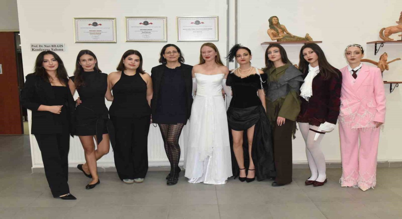 Egede edebiyat ve moda aynı sahneyi paylaştı