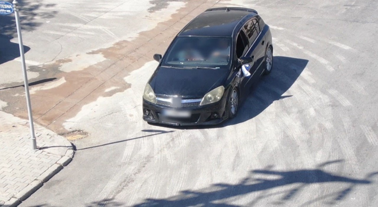 Ehliyetsiz sürücü dronlu polisten kaçamadı