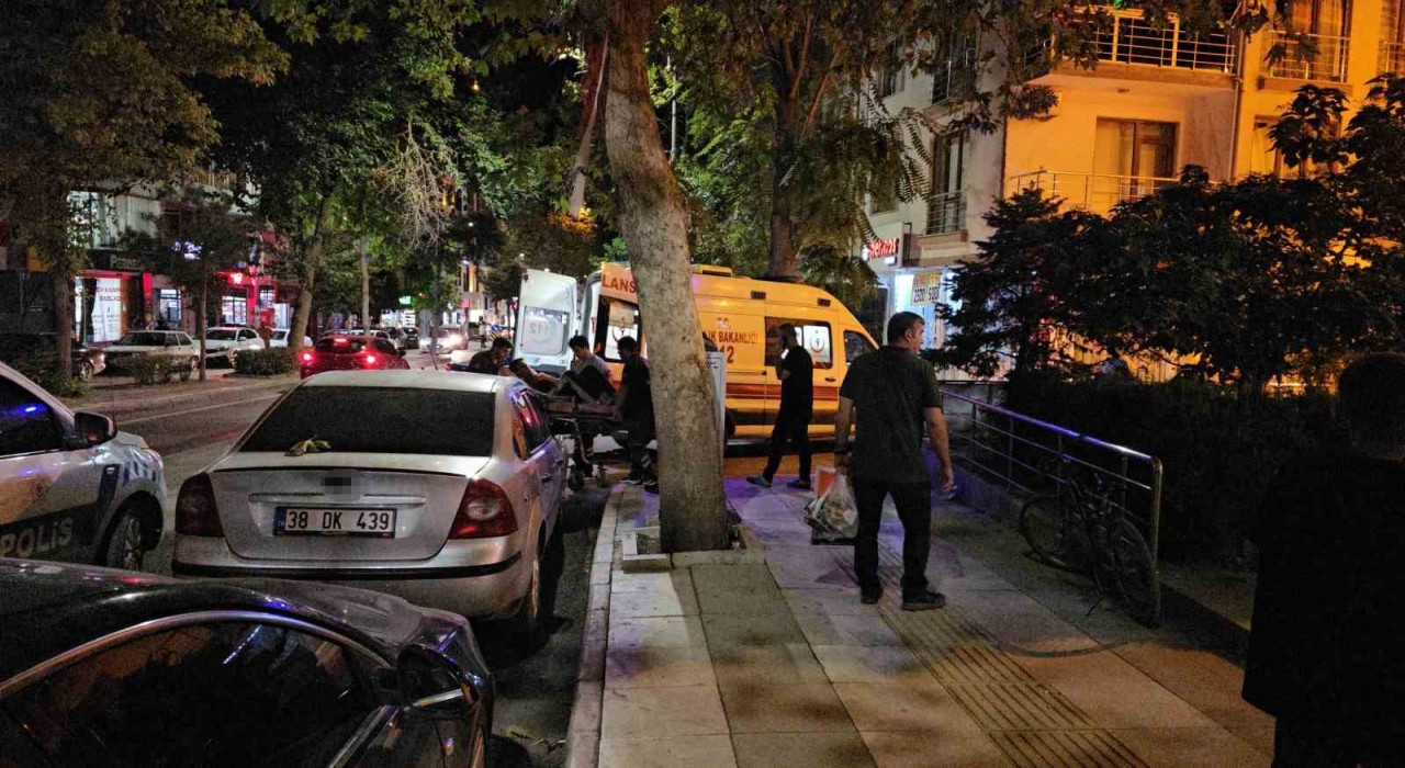 Elazığda bıçaklı kavga:1 yaralı