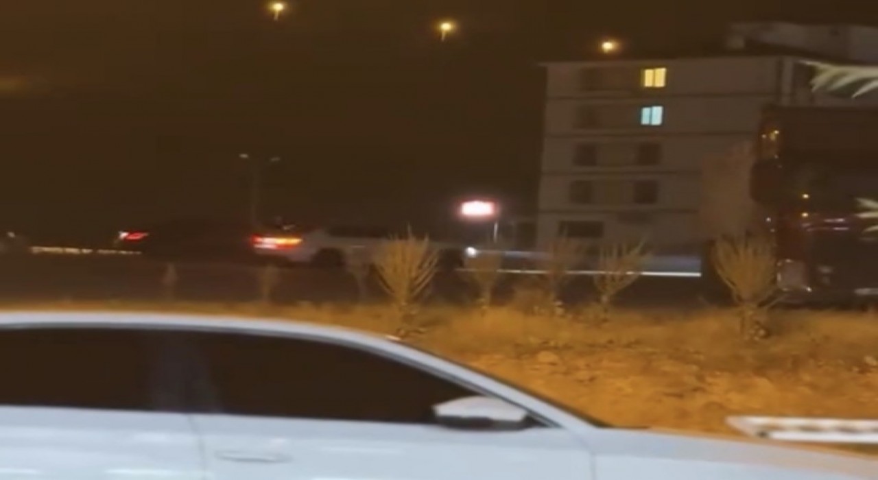 Elazığda drift atan araç kameralara yansıdı