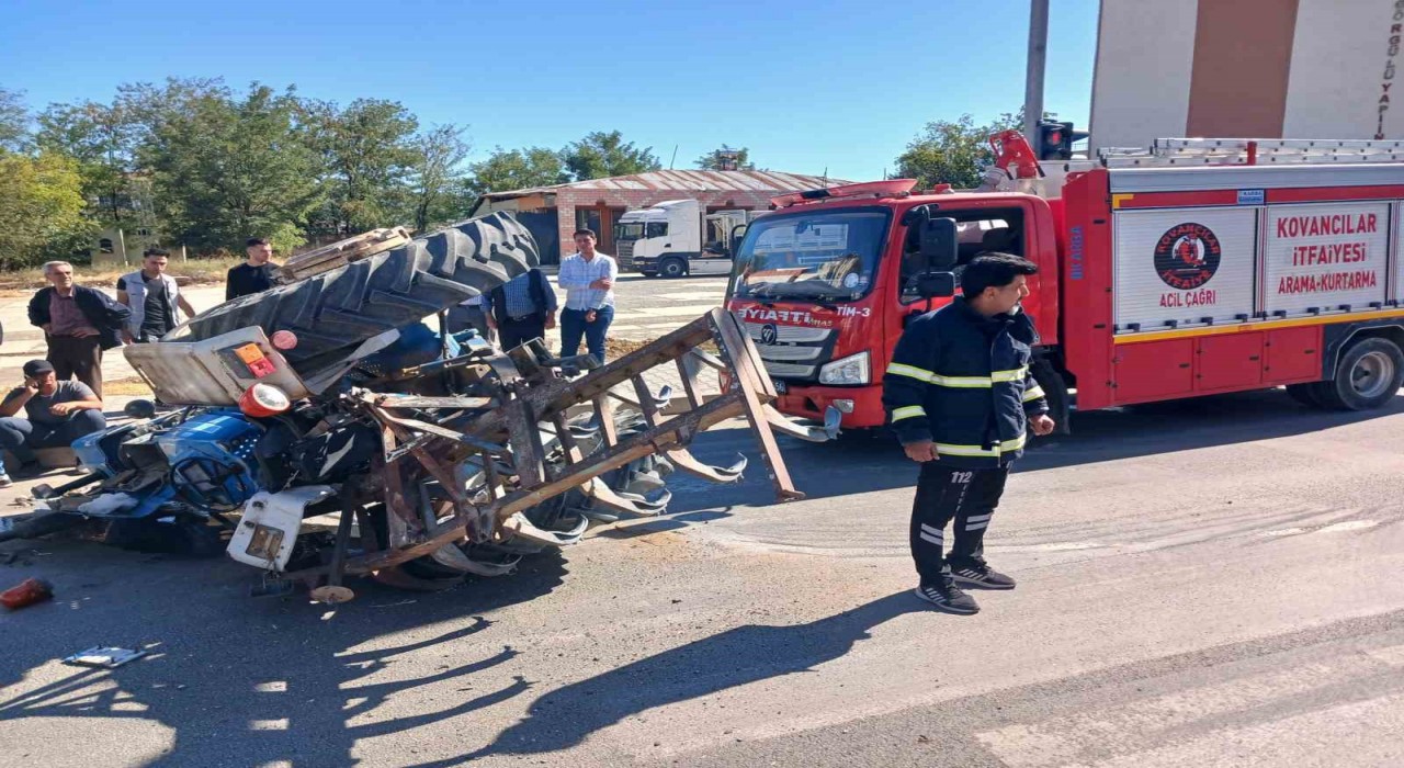 Elazığda traktör devrildi: 2 yaralı