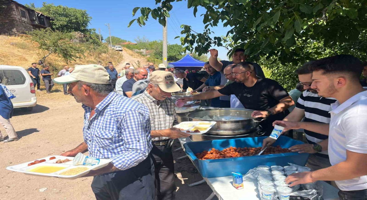 Emette asırlık geleneksel Hayır Yemeği düzenlendi