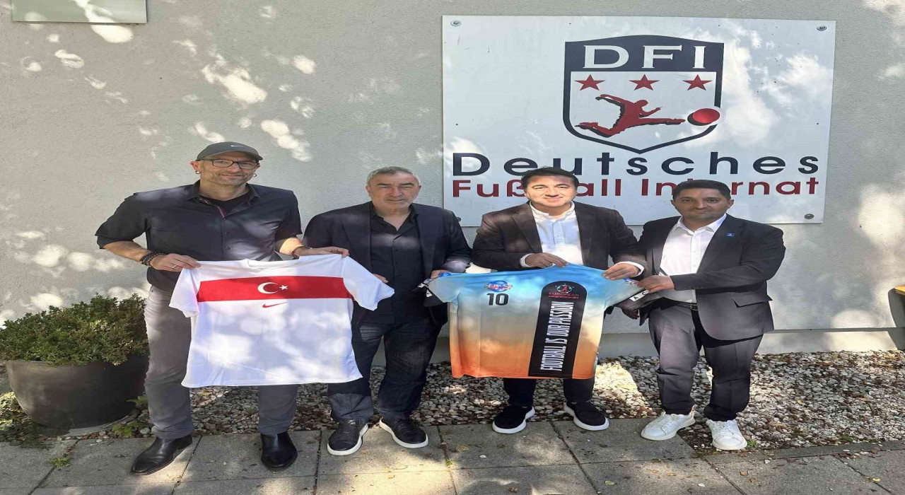 Emrah Bayraktar ve Samet Aybaba Almanyada temaslarda bulundu