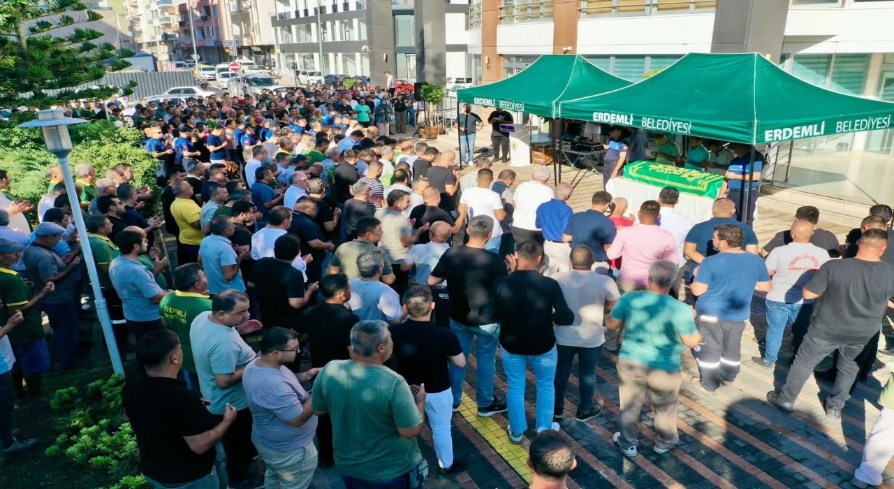 Erdemli Belediyesinin acı günü: Vefat eden personel için tören düzenlendi