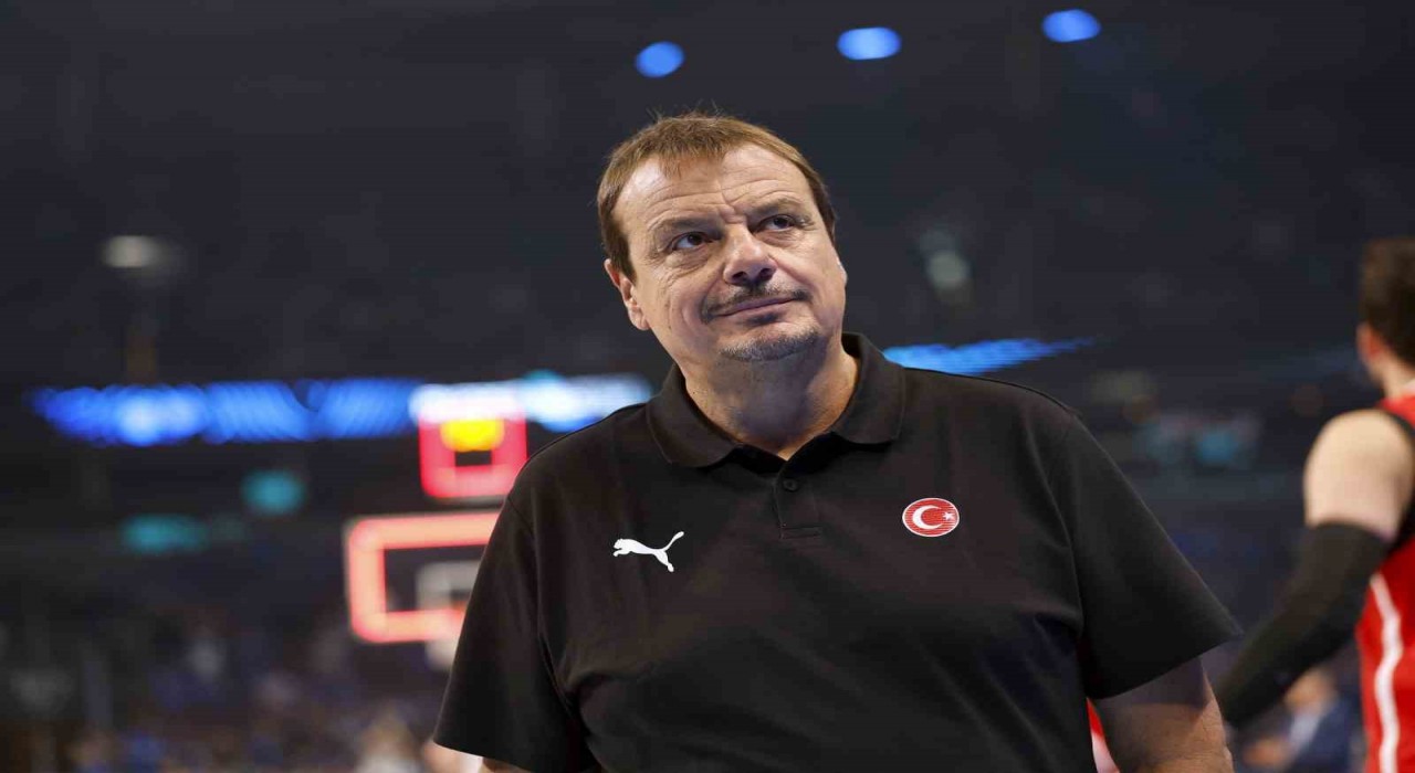 Ergin Ataman, Avrupa Şampiyonasının en iyi başantrenörü seçildi