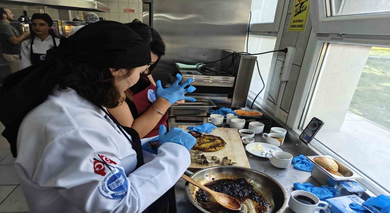 ERÜ Gastronomi Bölümünde dersler yemek yarışması ile başladı