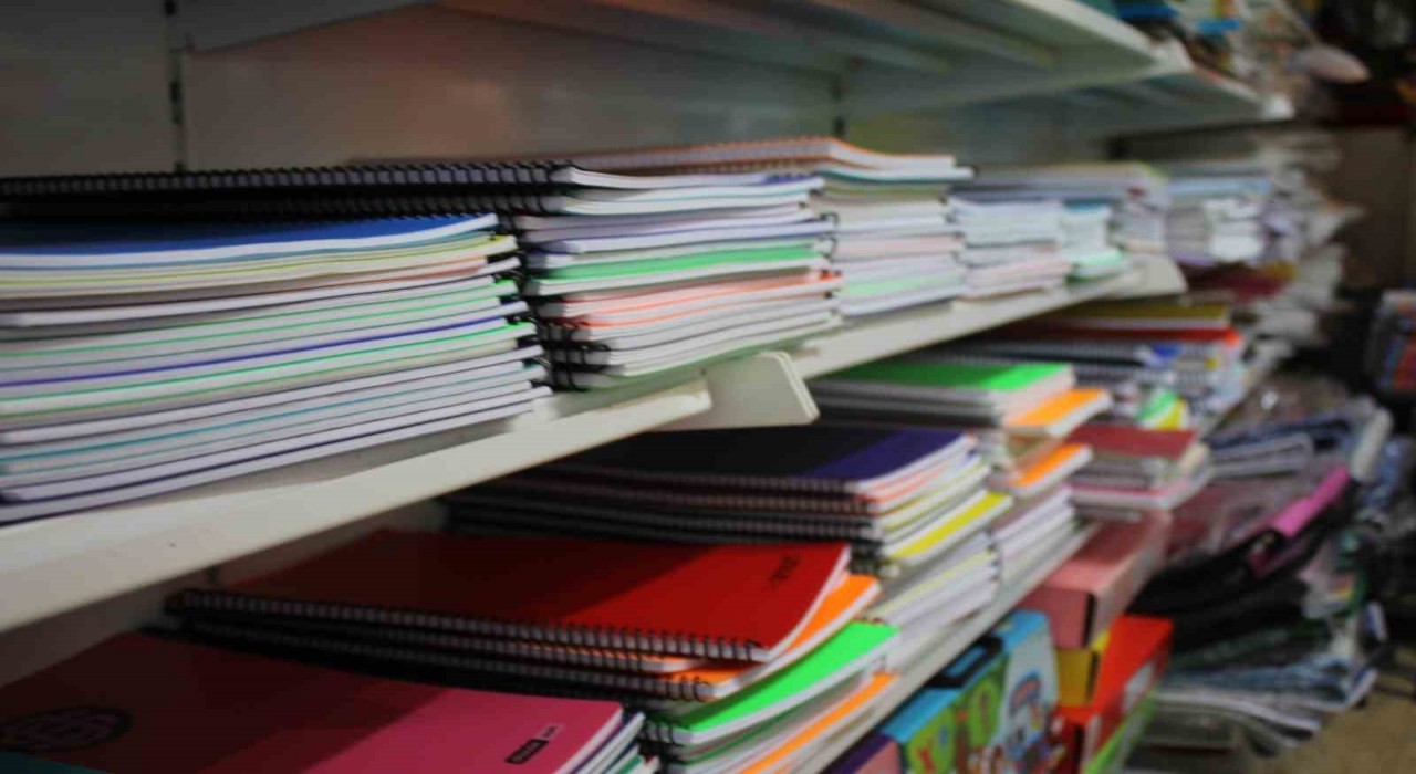 Erzincanda okul alışverişi hareketliliği başladı