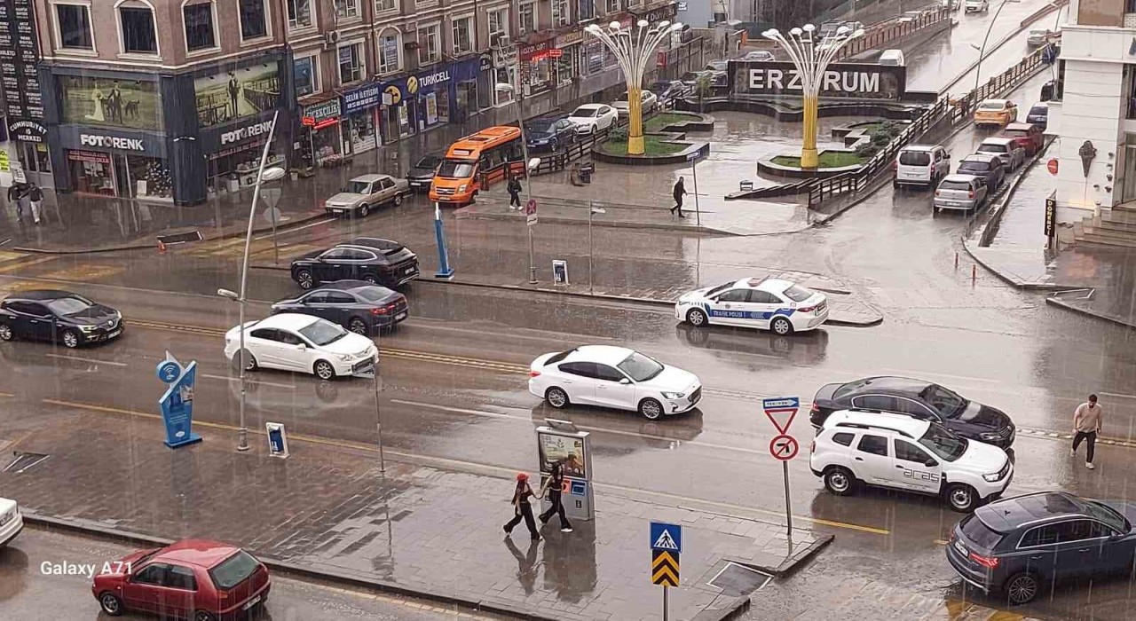 Erzurum yağmurla serinledi