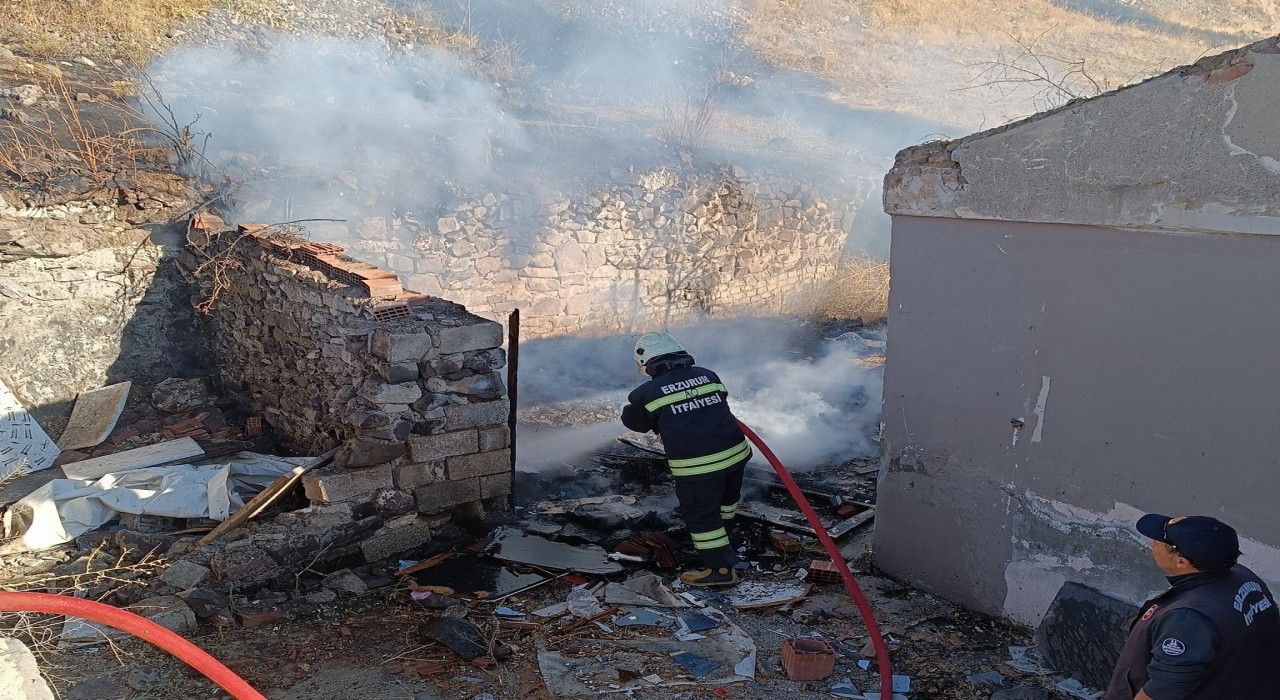 Erzurumda korkutan kömürlük yangını