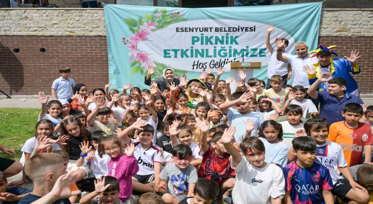 Esenyurtta 13 mahalleden yüzlerce vatandaş piknikte buluştu